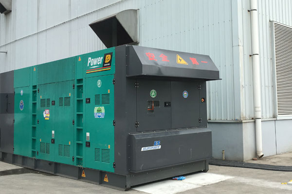 义安燃油滤清器的更换流程是怎样的？